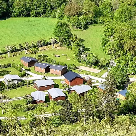 Camping Accueillant Animaux - 7 Pers. - Api-1-52-2392 *